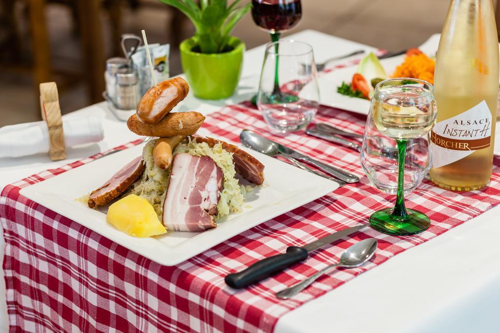 Logis Hotel Restaurant De La Poste Et Spa De Montagne Le Bonhomme Dış mekan fotoğraf